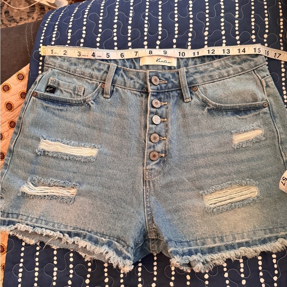 Kancan High Waist Distressed Button Fly Raw Hem Denim Shorts: Medium - Picture 5 of 10